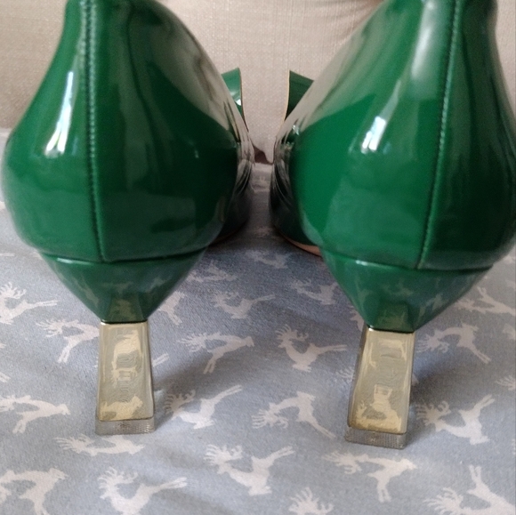 Shoes - Picture 3 of 4